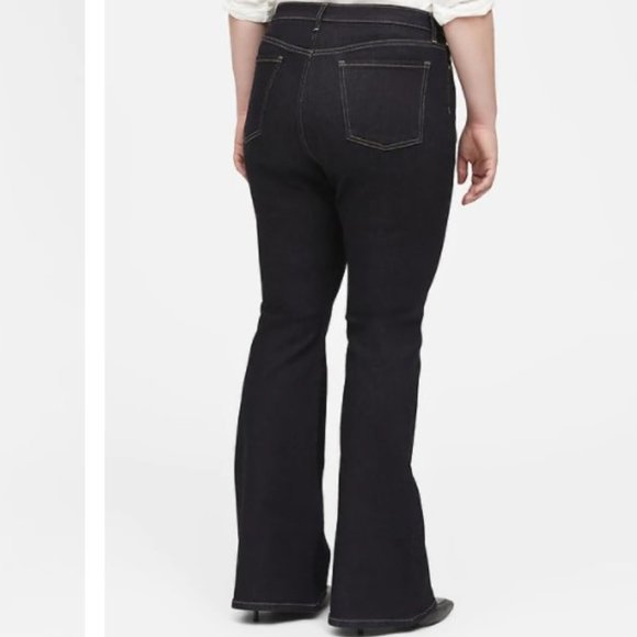 Banana Republic High-Rise Flare Jean - 31L - Picture 3 of 4